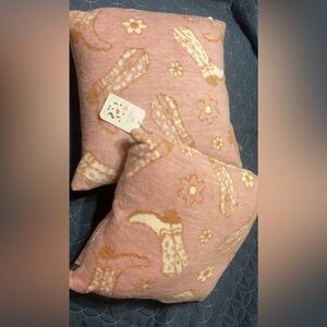 Viral western pillows with boots and flowers by  docofil white